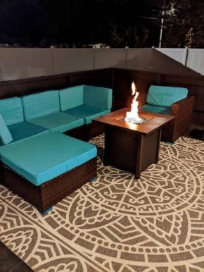Group Vacation Home- Pool Table, Hot tub, Fire Pit